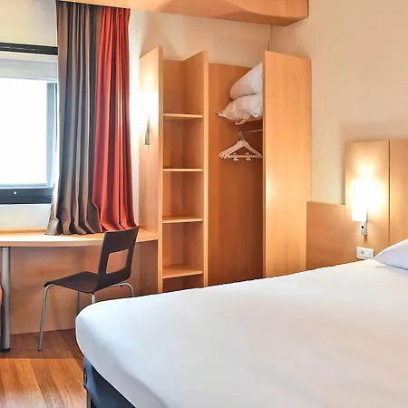 Ibis Saint Quentin Basilique Hotel Exterior photo