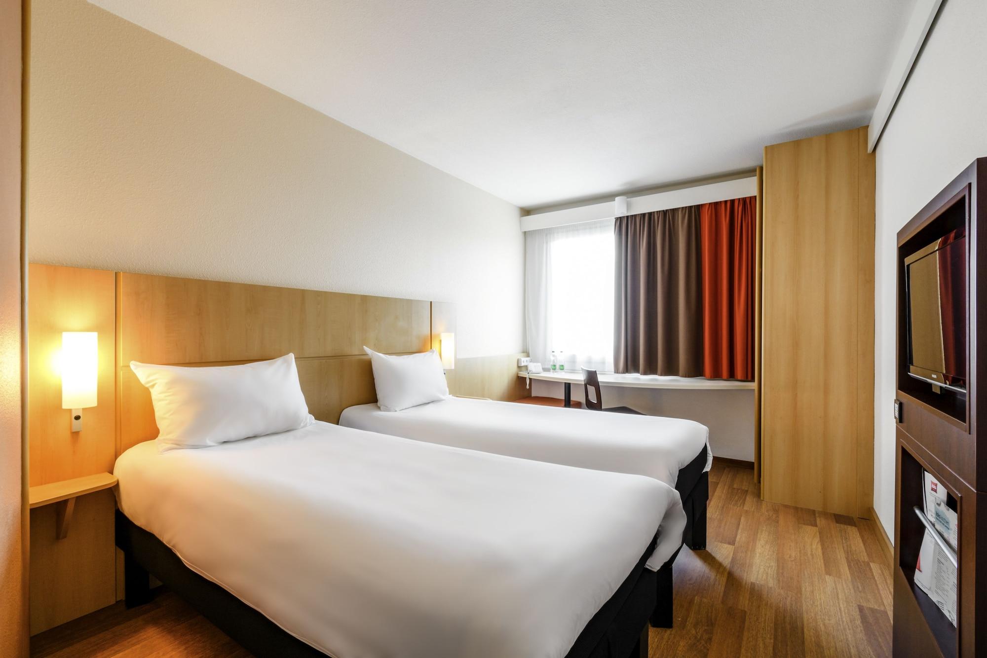 Hotel Ibis Quentin Basilique 3*